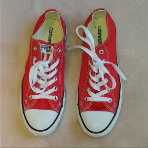 Converse women’s size 9 men’s size 7